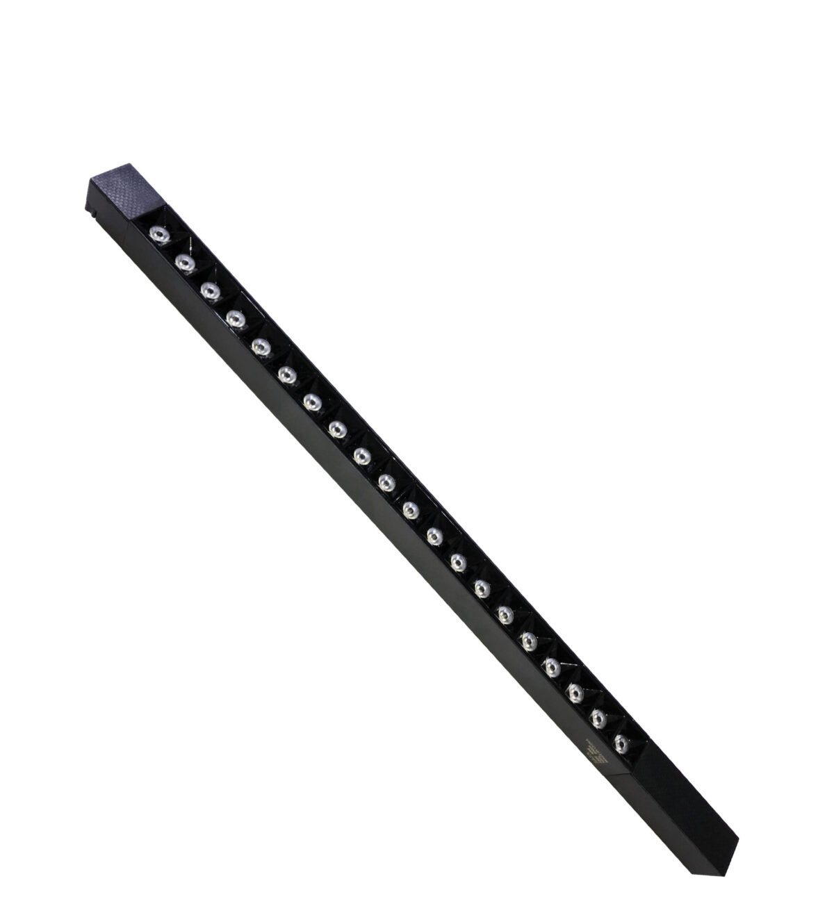 Linear eyes track light - Image 1