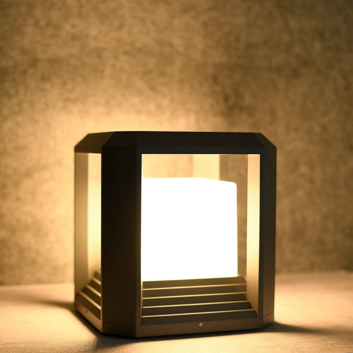 Ground lantern for lighting fences - Image 2